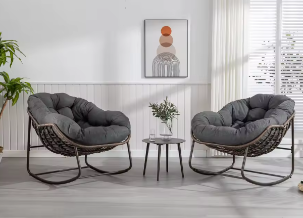 Koa – Fauteuil à Bascule Papasan en Résine Tressée & Tissu Moelleux