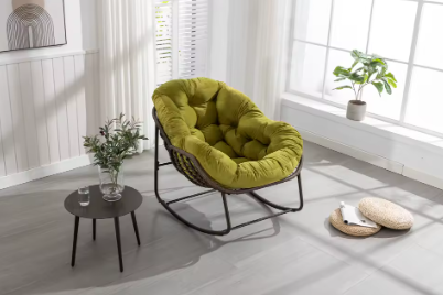 Koa – Fauteuil à Bascule Papasan en Résine Tressée & Tissu Moelleux